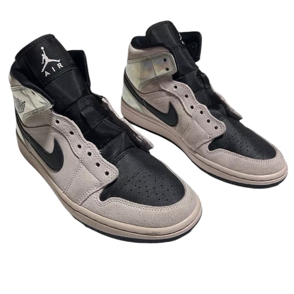 Women’s Air Jordan 1 Mid Iridescent Size 8 - Picture 1 of 7